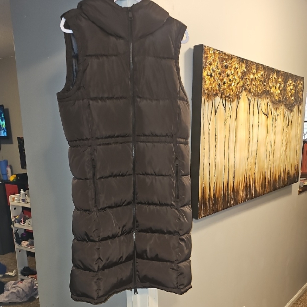 DKNY Womens Sz Small Dark Brown Hooded Winter Puffer Vest With Zippered Pockets